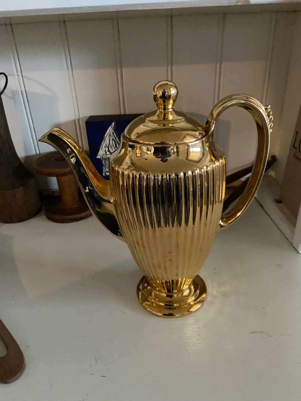 Gold Ceramic Teapot with Ribbed Body - Elegant Home Kitchen Serving Piece